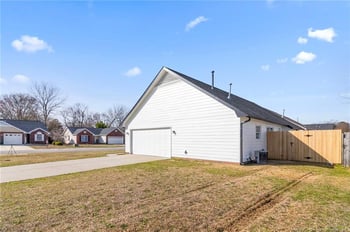 7234 Tollhouse Dr, Fayetteville, NC 28314