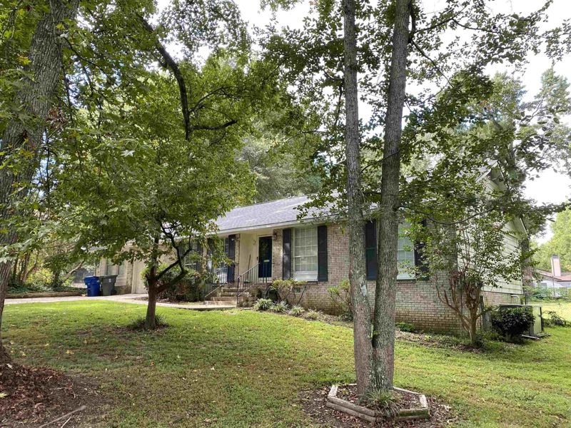 7237 Ashley Dr, Raleigh, NC 27616