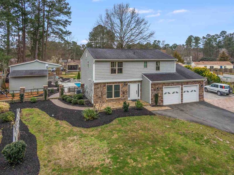 7237 Berkshire Downs Dr, Raleigh, NC 27616