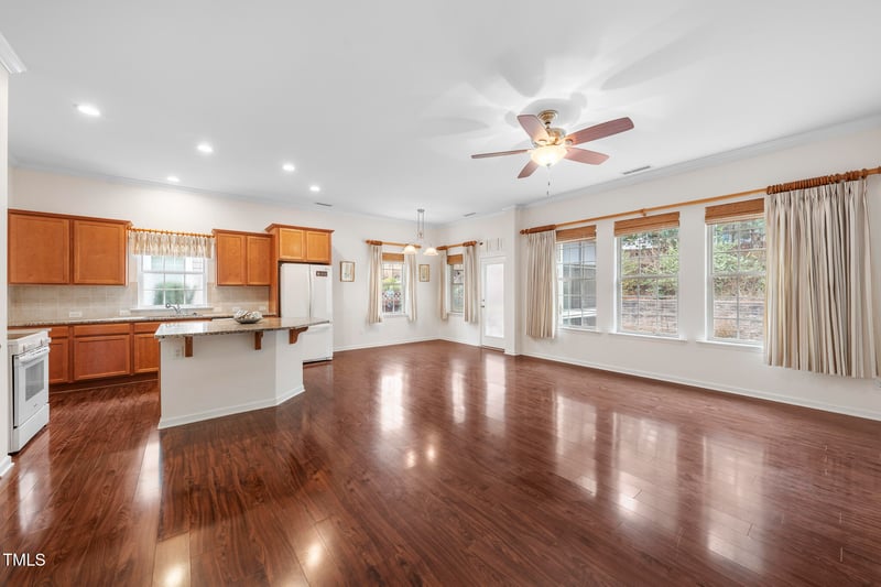 724 Ancient Oaks Dr, Holly Springs, NC 27540