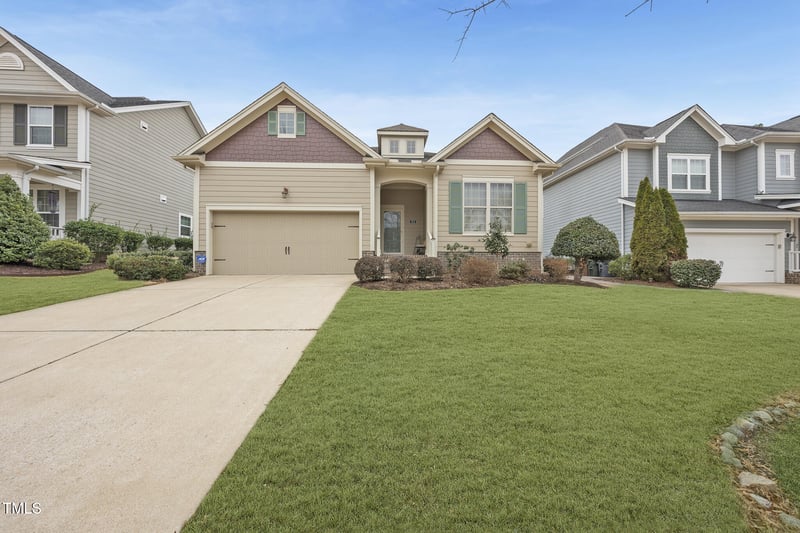724 Ancient Oaks Dr, Holly Springs, NC 27540