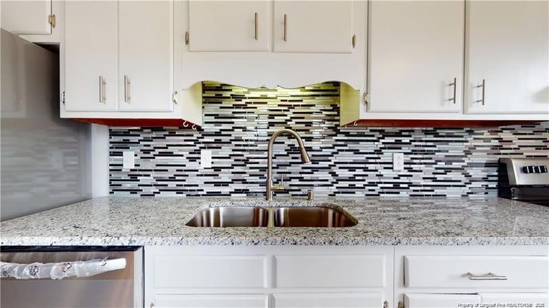 724 Carnegie Dr, Fayetteville, NC 28311