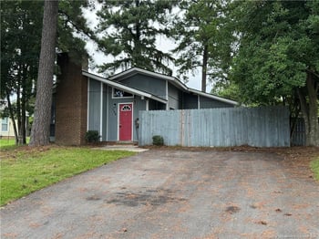 724 Carnegie Dr, Fayetteville, NC 28311