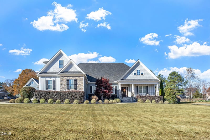 724 Castaway Ct, Holly Springs, NC 27540
