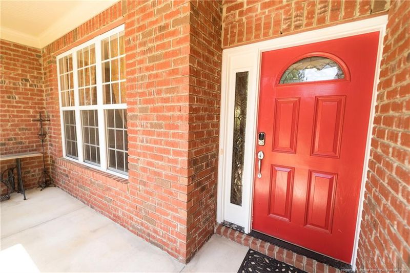 724 Creekside Dr, Sanford, NC 27330