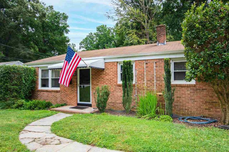724 Dennis Ave, Raleigh, NC 27604