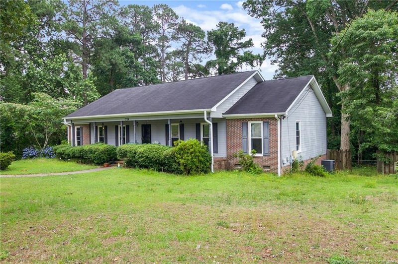 724 Galloway Dr, Fayetteville, NC 28303