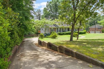 724 Galloway Dr, Fayetteville, NC 28303