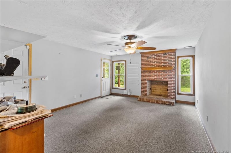 724 Galloway Dr, Fayetteville, NC 28303