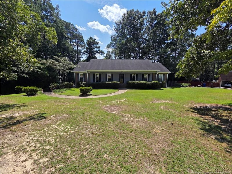 724 Galloway Dr, Fayetteville, NC 28303