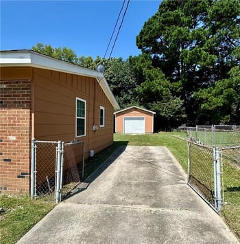 724 Glensford Dr, Fayetteville, NC 28314