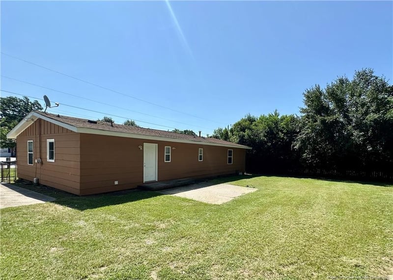 724 Glensford Dr, Fayetteville, NC 28314