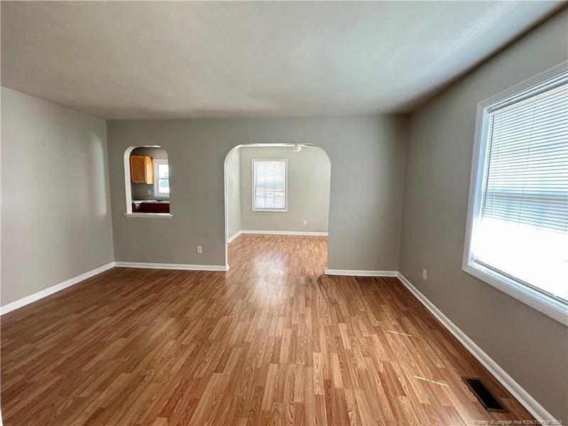 724 Glensford Dr, Fayetteville, NC 28314