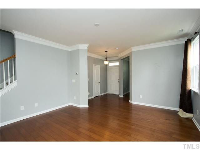 724 Hewespoint Ct, Cary, NC 27519