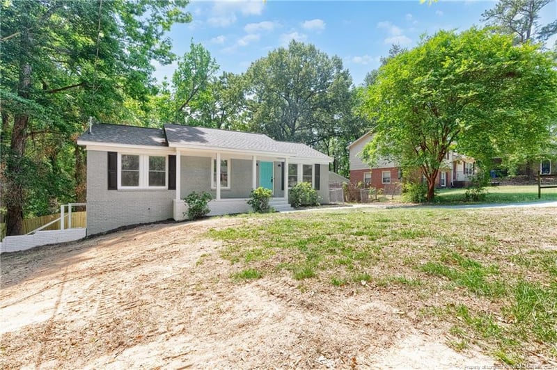 724 Skycliff Ct, Fayetteville, NC 28311