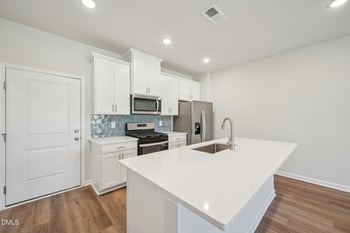 724 Southland Dr, Zebulon, NC 27597