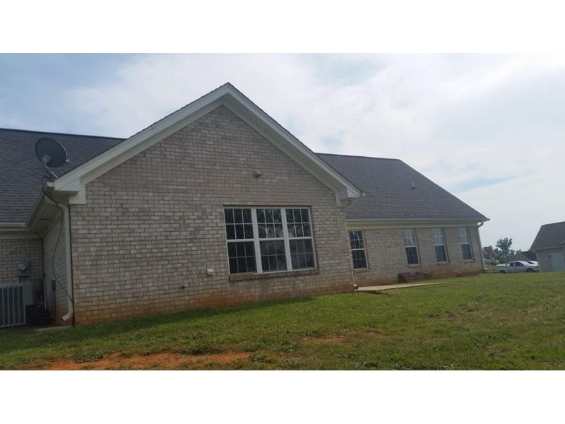 7241 Union Camp Dr, Snow Camp, NC 27349