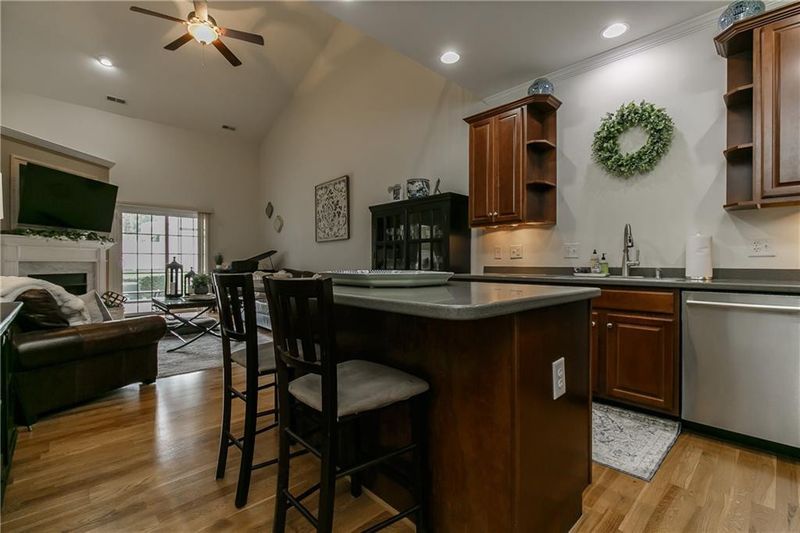 7243 Aquinas Ave, Raleigh, NC 27617