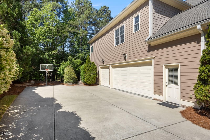 7244 Ryehill Dr, Cary, NC 27519