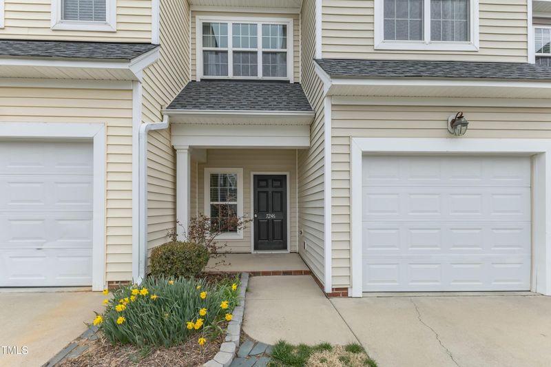 7246 Aquinas Ave, Raleigh, NC 27617