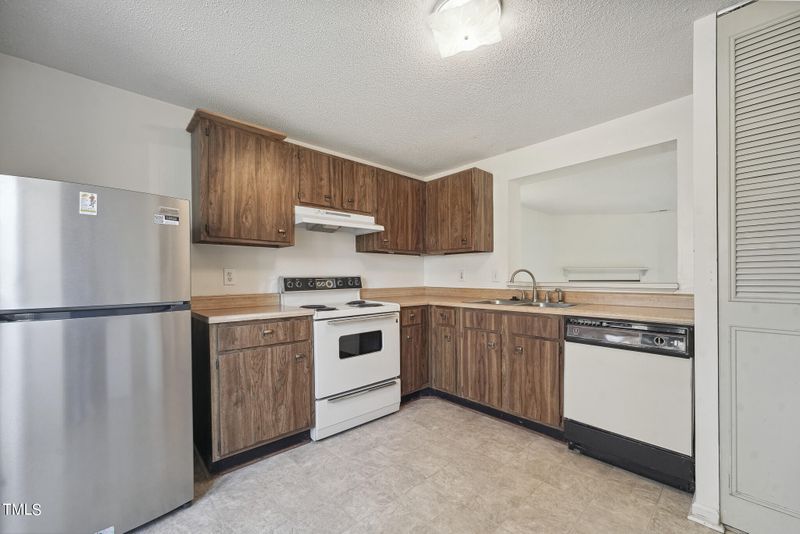 7246 Shellburne Dr, Raleigh, NC 27612