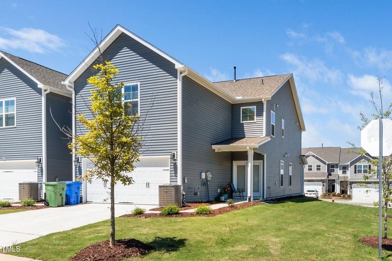 725 Andrade Dr, Fuquay Varina, NC 27526