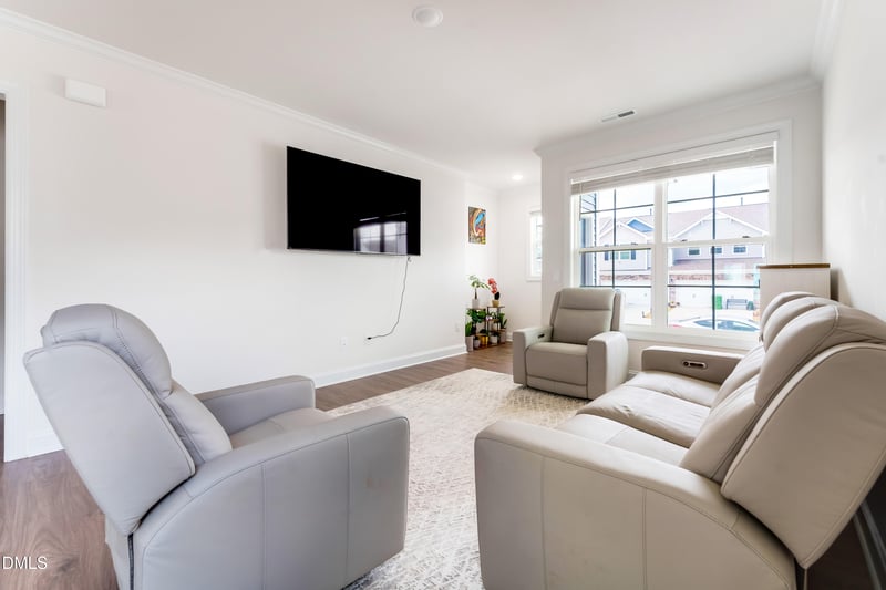 725 Andrade Dr, Fuquay Varina, NC 27526