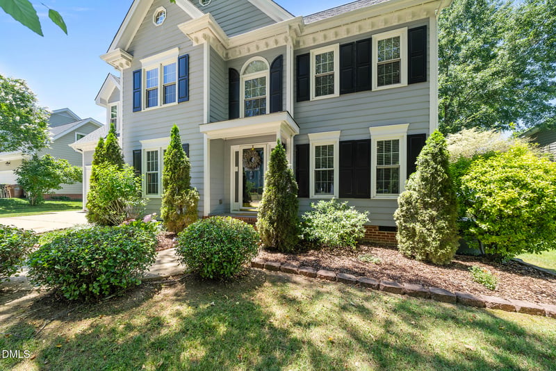 725 Bahama Ct, Holly Springs, NC 27540