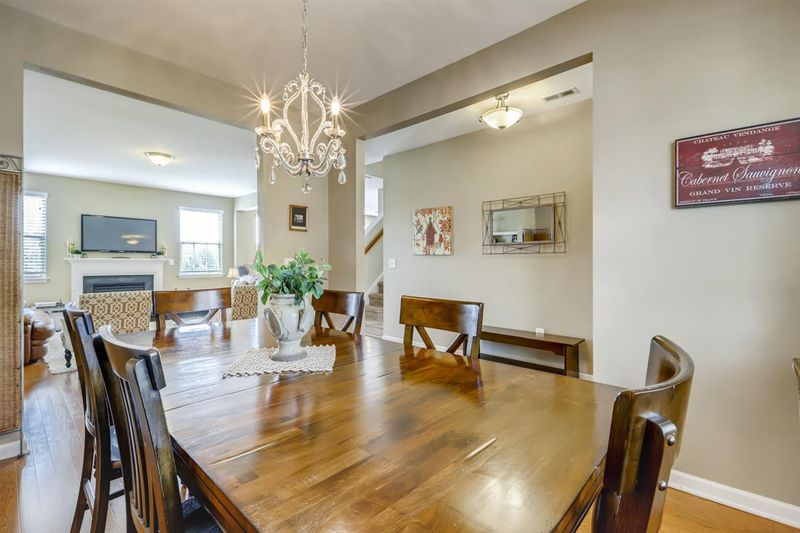 725 Blossom Bay Ln, Apex, NC 27523
