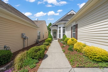 725 Bradhurst Pl, Cary, NC 27519