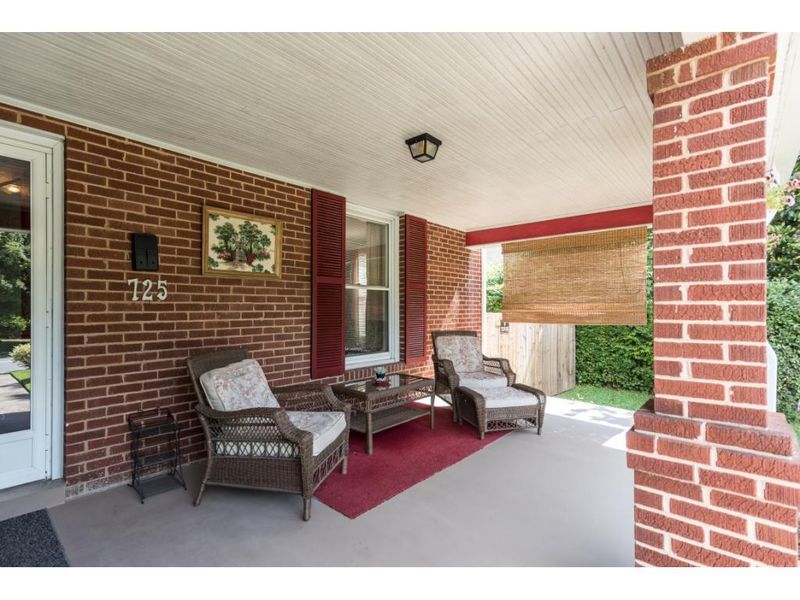 725 W Front St, Burlington, NC 27215
