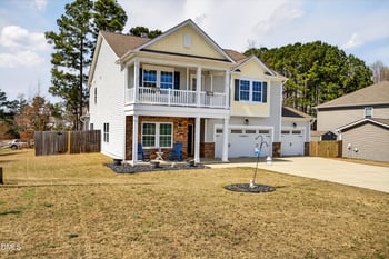 725 Harvest Point Dr, Fuquay Varina, NC 27526