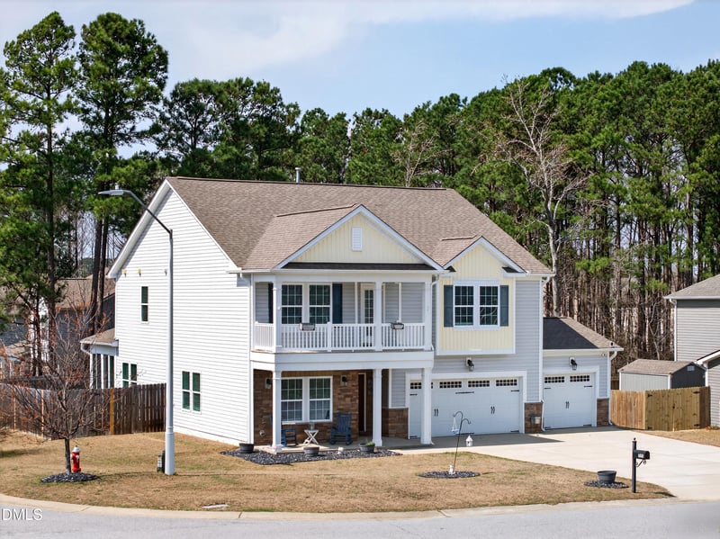 725 Harvest Point Dr, Fuquay Varina, NC 27526
