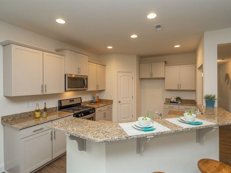 725 Heartpine Dr, Mebane, NC 27302