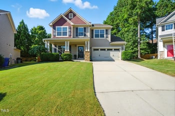 725 Lake Artesia Ln, Fuquay Varina, NC 27526