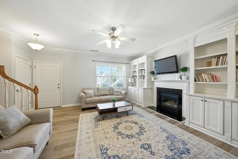 725 Lake Artesia Ln, Fuquay Varina, NC 27526