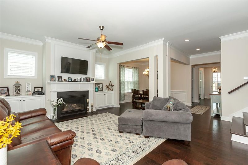 725 Lake Holding St, Wake Forest, NC 27587