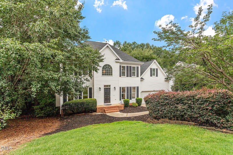 725 Littleleaf Ct, Holly Springs, NC 27540