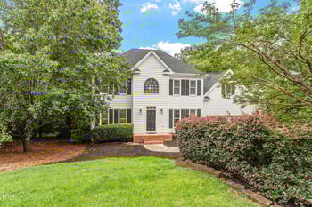 725 Littleleaf Ct, Holly Springs, NC 27540