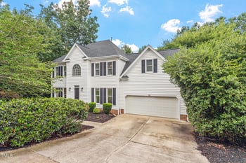 725 Littleleaf Ct, Holly Springs, NC 27540
