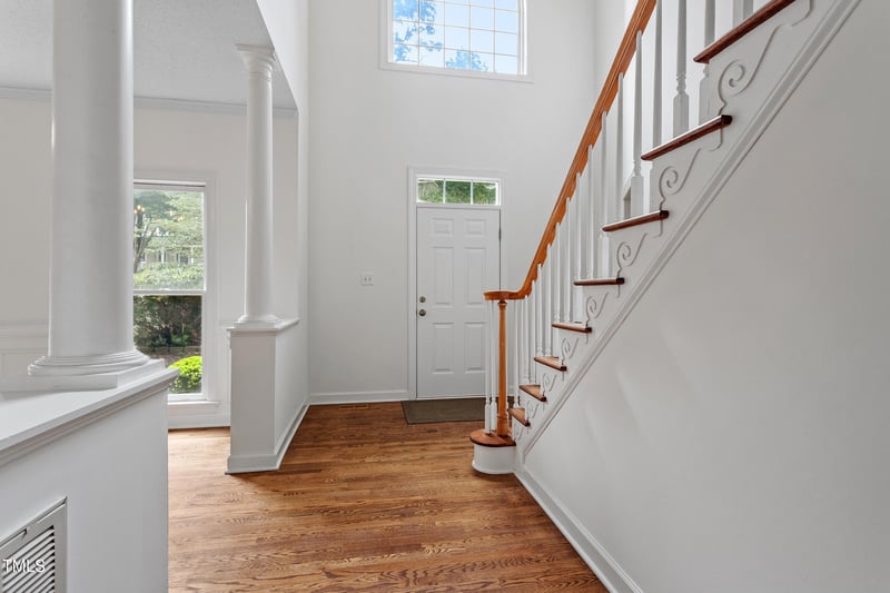 725 Littleleaf Ct, Holly Springs, NC 27540