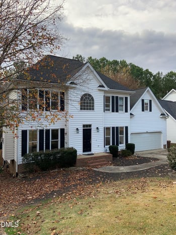 725 Littleleaf Ct, Holly Springs, NC 27540