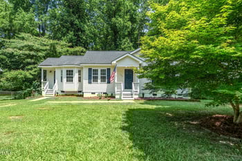 725 Maple Ln, Fuquay Varina, NC 27526