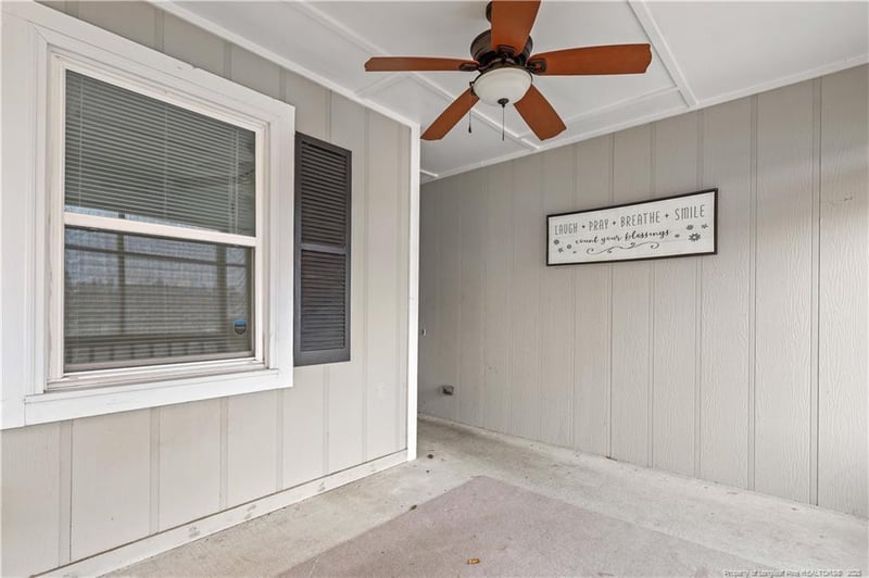 725 Mosswood Ln, Fayetteville, NC 28311