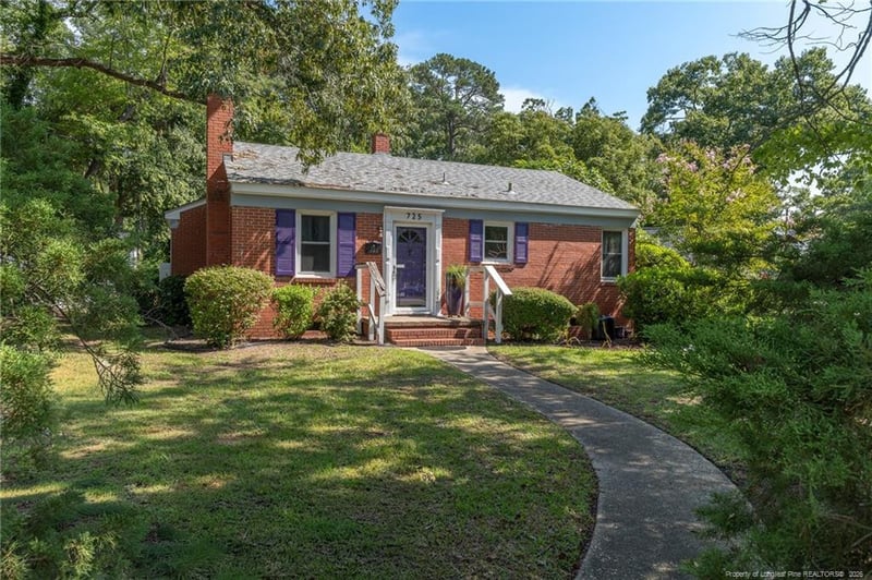 725 Poole Dr, Fayetteville, NC 28303