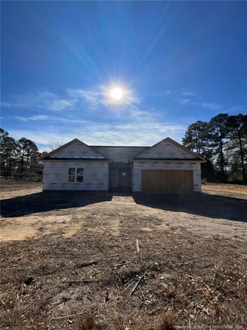 725 Porter Rd, Hope Mills, NC 28376