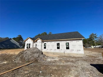 725 Porter Rd, Hope Mills, NC 28376