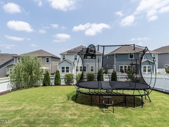 725 Sage Oak Ln, Holly Springs, NC 27540