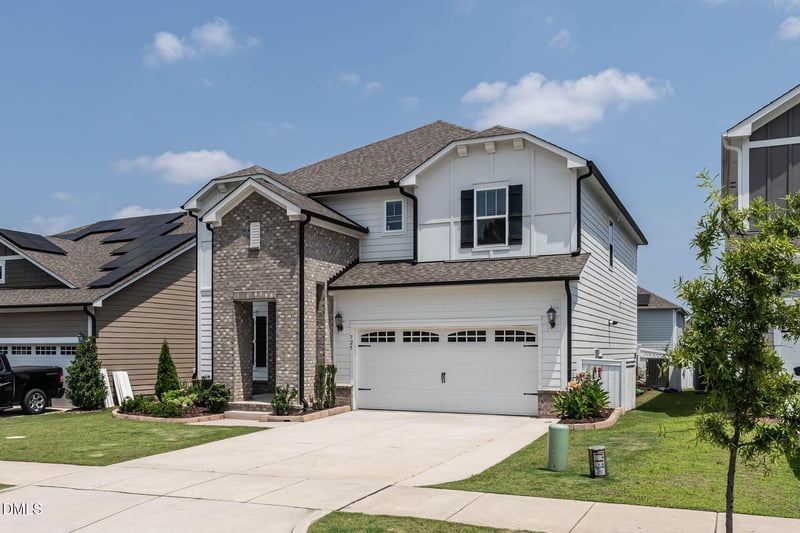 725 Sage Oak Ln, Holly Springs, NC 27540