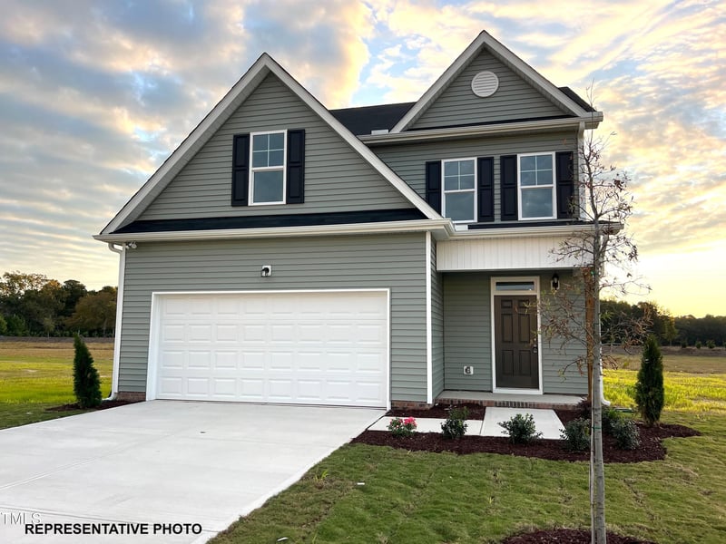 725 Springtooth Dr, Zebulon, NC 27597